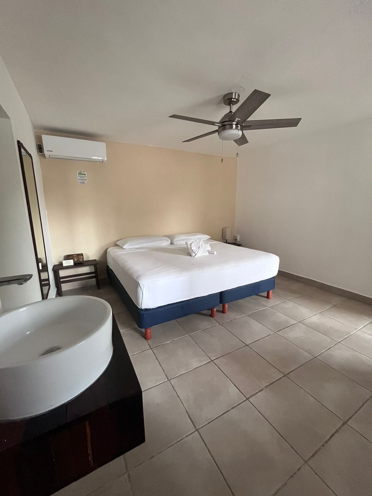 basic double room, 1 king bed | blackout curtains, free wifi, bed sheets