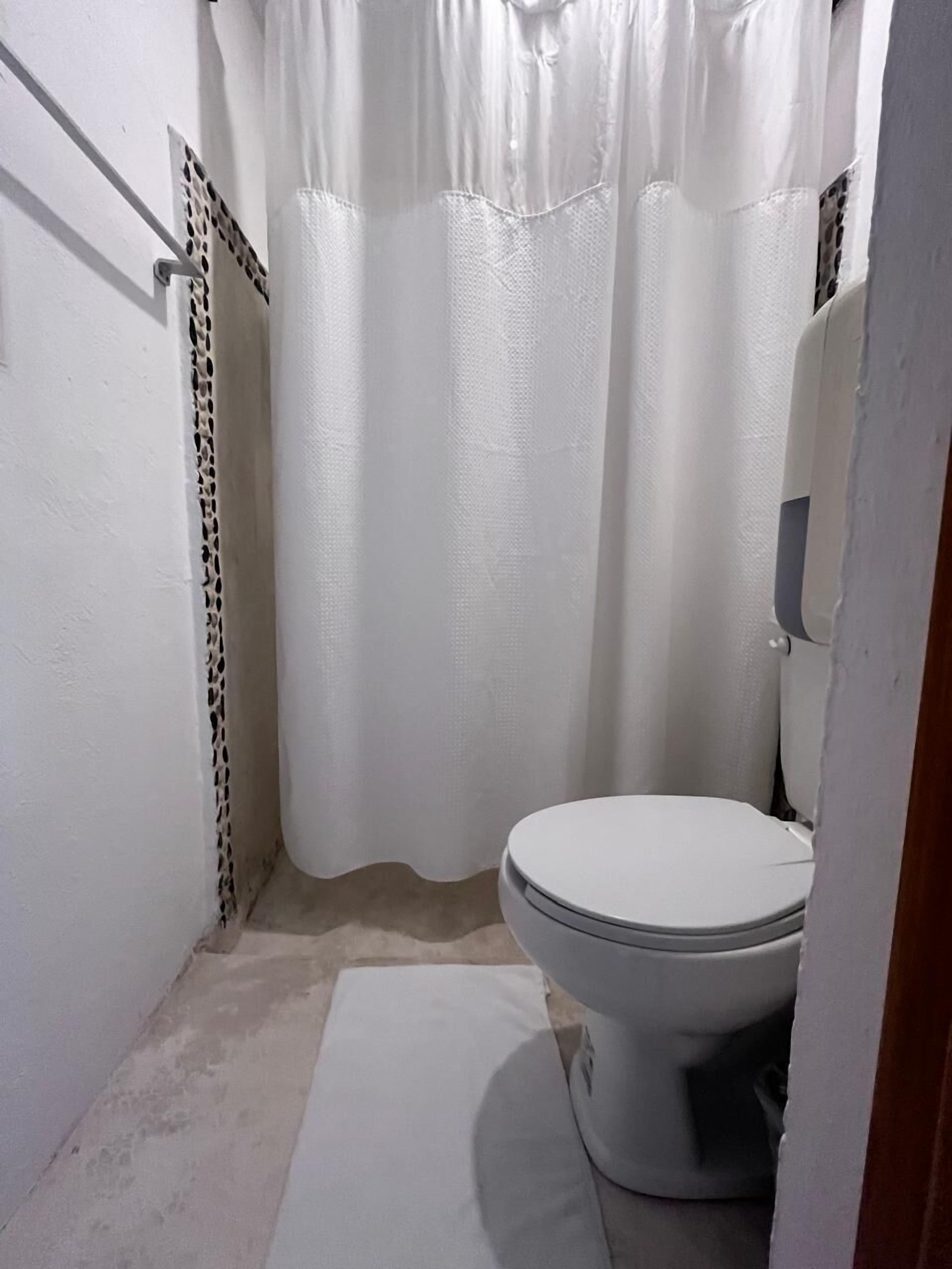 comfort quadruple room | bathroom | shower, free toiletries, towels