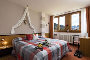Premium bedding, in-room safe, desk, soundproofing - Animæ Natura Hotel & Chalet (Mezzana)