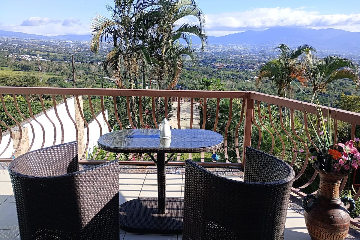 Comfort Room, 1 Bedroom, Ensuite, Valley View | Individually furnished, blackout drapes, free WiFi, bed sheets