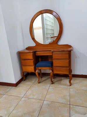 Comfort Room, 1 Bedroom, Ensuite, Valley View | Bathroom | Shower, free toiletries, towels - Loma Tranquila (San Isidro)