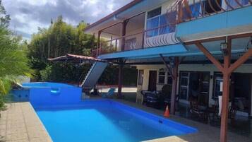 Con arredamento individuale, tende oscuranti, Wi-Fi gratuito, lenzuola