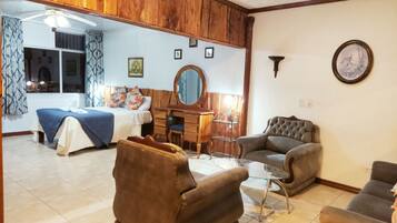 Comfort Apartment, 1 Double Bed, Non Smoking, City View | Individually furnished, blackout drapes, bed sheets