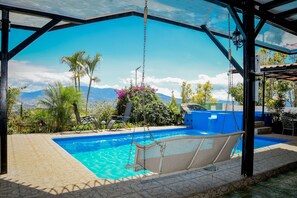 Utomhuspool