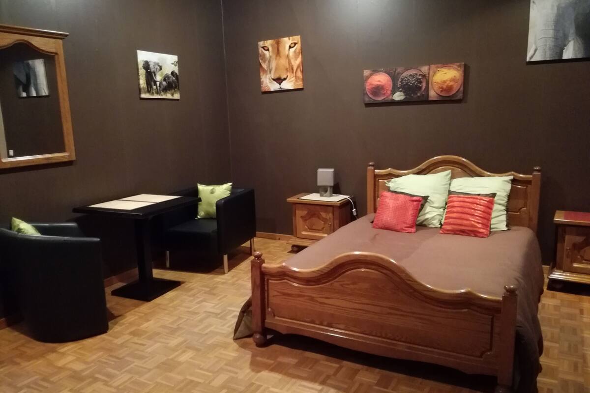 1 bedroom, desk, blackout curtains, rollaway beds