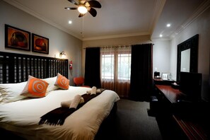 Bureau, Wi-Fi gratuit, draps fournis