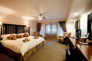 Skrivebord, wi-fi (inkludert) og sengetøy