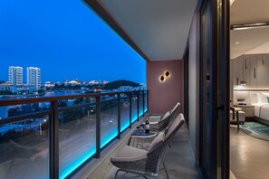 Deluxe-suite - 1 kingsize-seng - ikke-ryger - udsigt til havn | Udsigt fra værelset