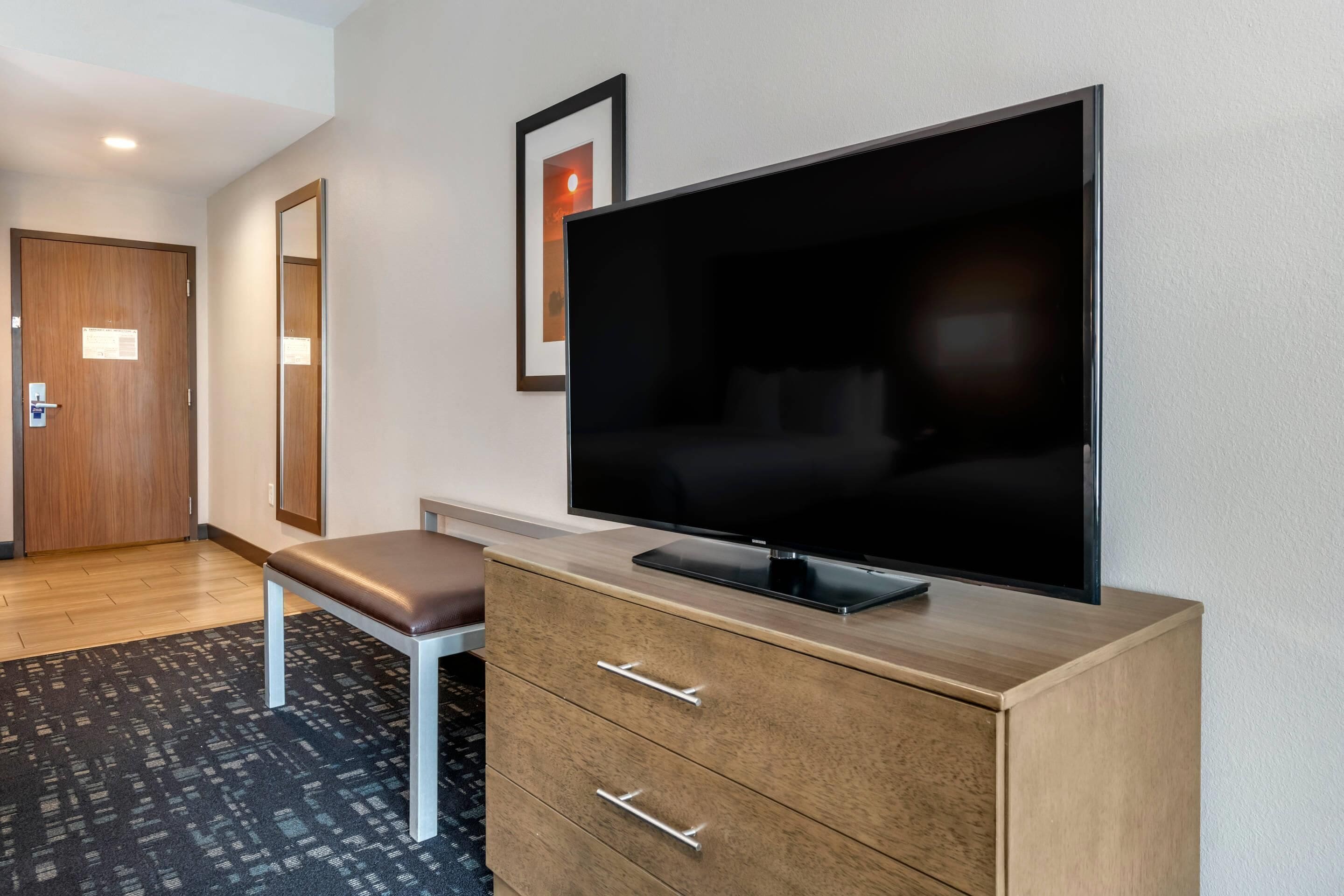 Suite, meerdere bedden, niet-roken | Een bureau, een strijkplank/strijkijzer, gratis wifi, beddengoed