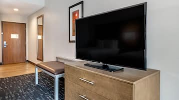 Suite, meerdere bedden, niet-roken | Een bureau, een strijkplank/strijkijzer, gratis wifi, beddengoed