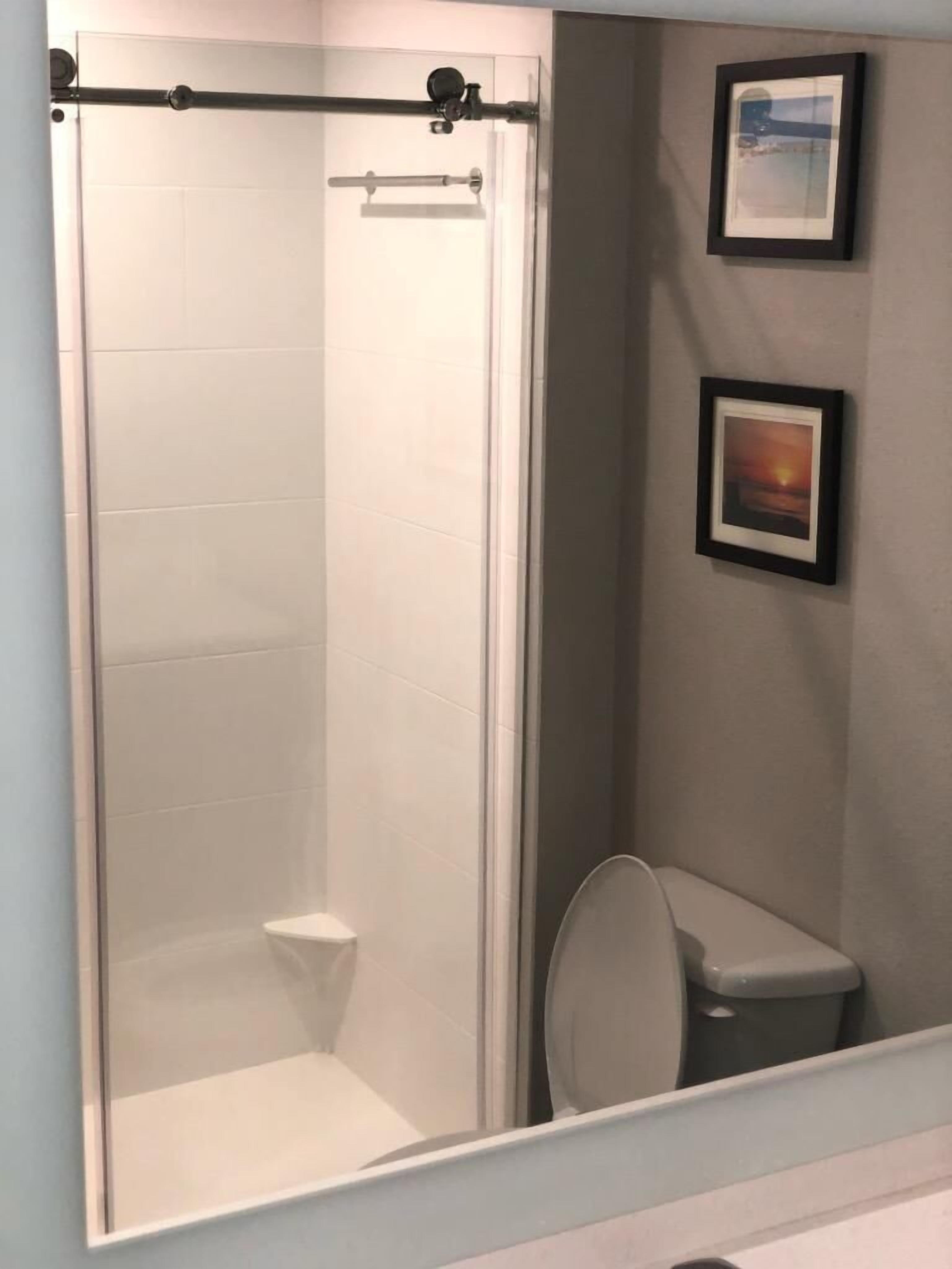 rainfall showerhead, hair dryer, towels