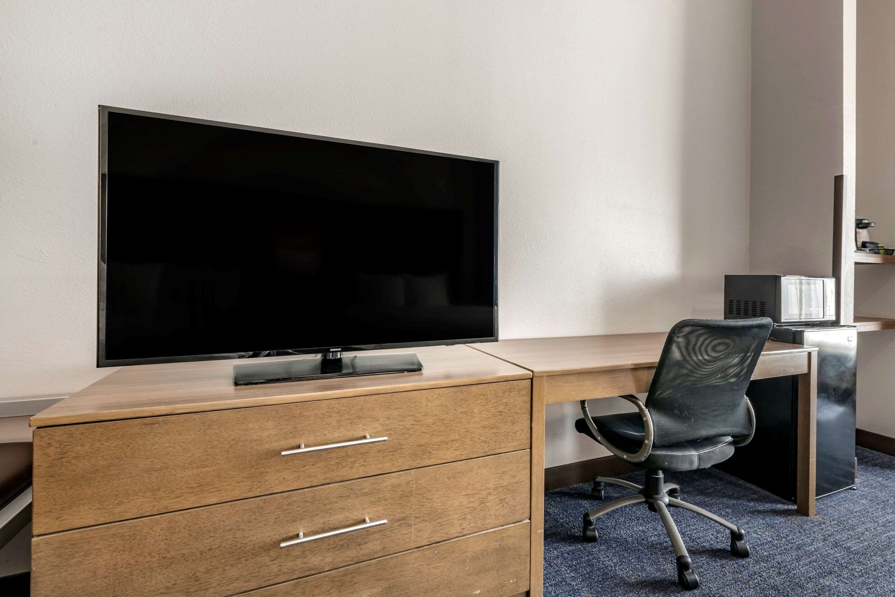 suite, multiple beds, accessible, non smoking | in-room safe, desk, iron/ironing board, free wifi