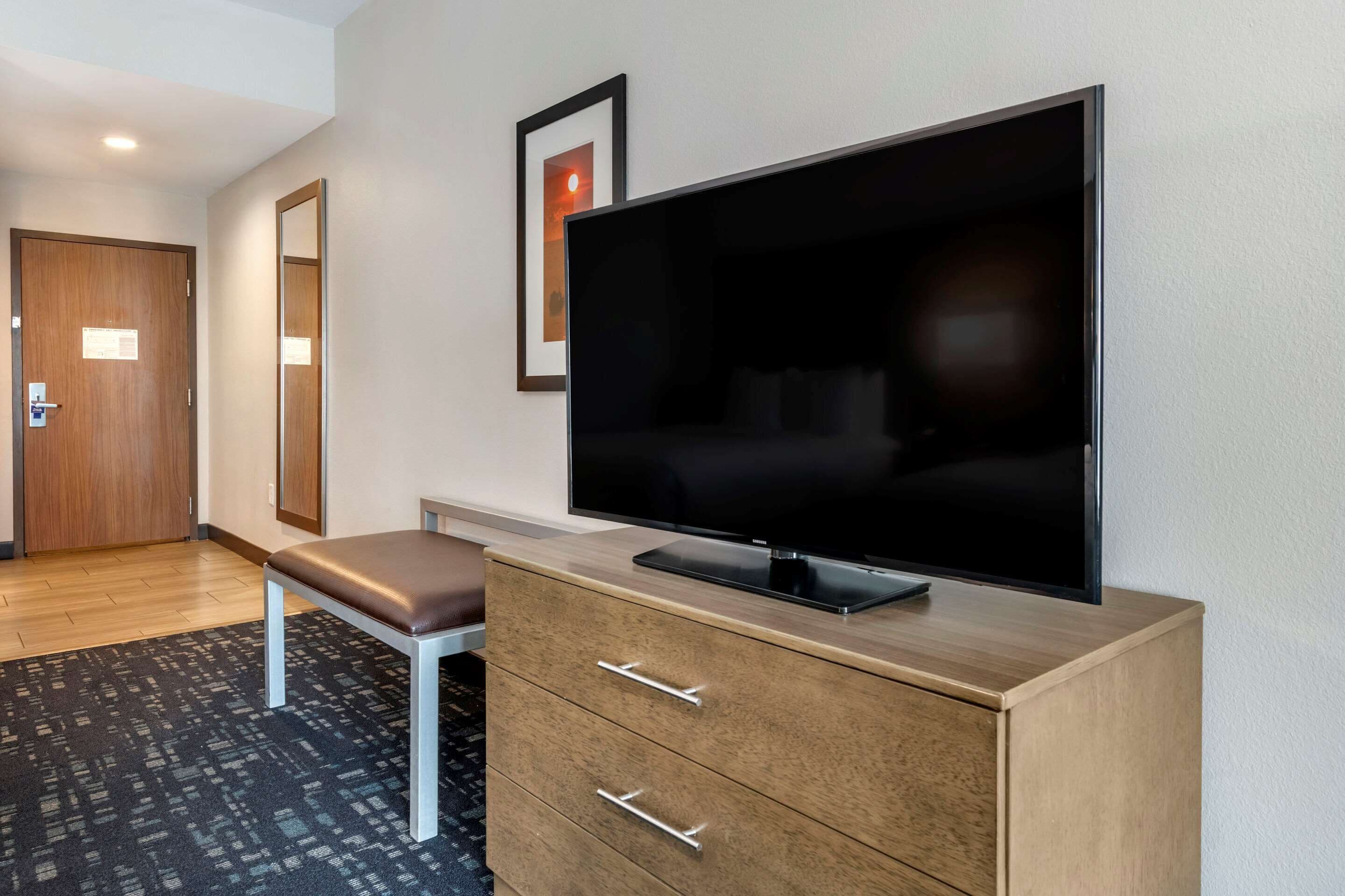 suite, multiple beds, non smoking | in-room safe, desk, iron/ironing board, free wifi