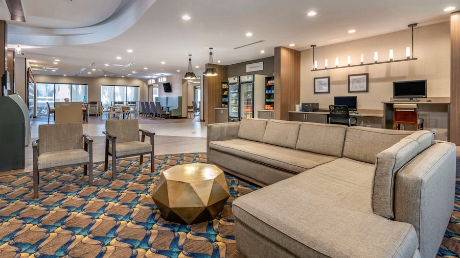 Comfort Suites Fort Lauderdale Airport & Cruise Port