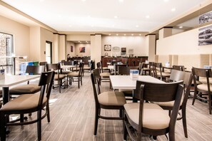 Free daily continental breakfast - MainStay Suites Moab near Arches National Park (Moab)