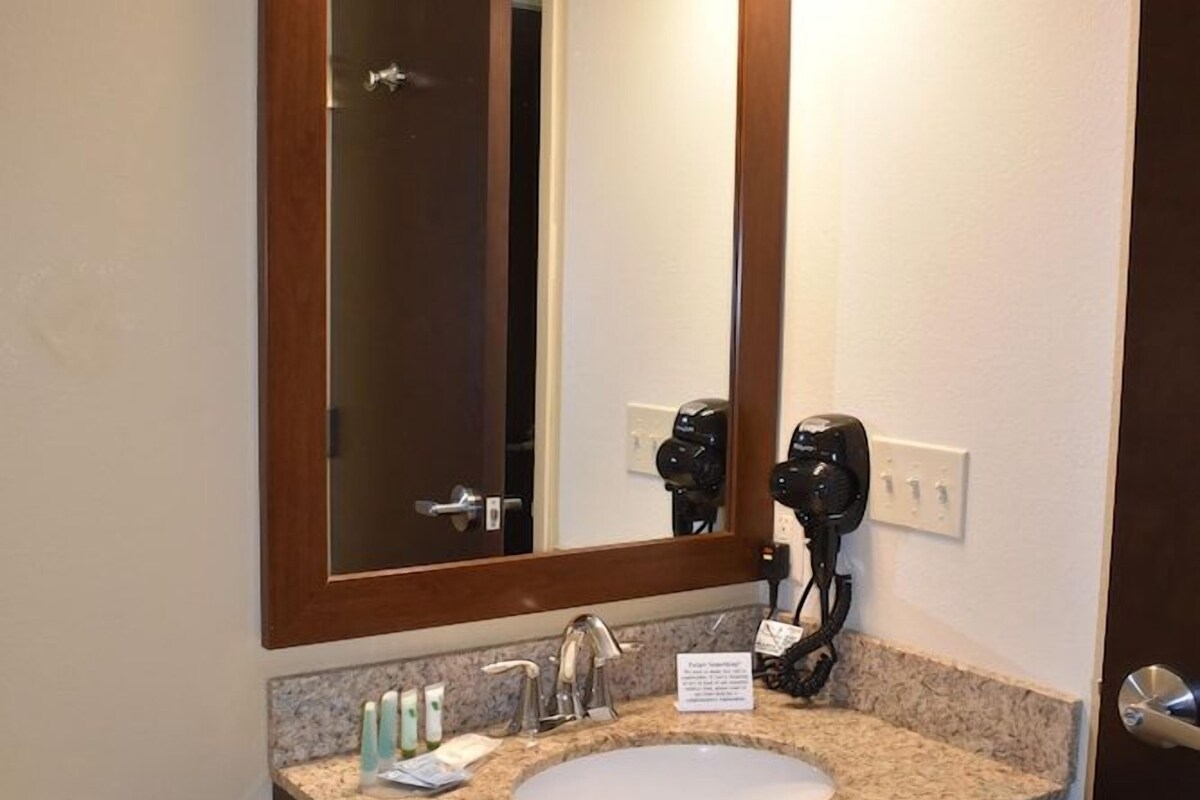 Salle de bain | Articles de toilette gratuits, sèche-cheveux, serviettes fournies