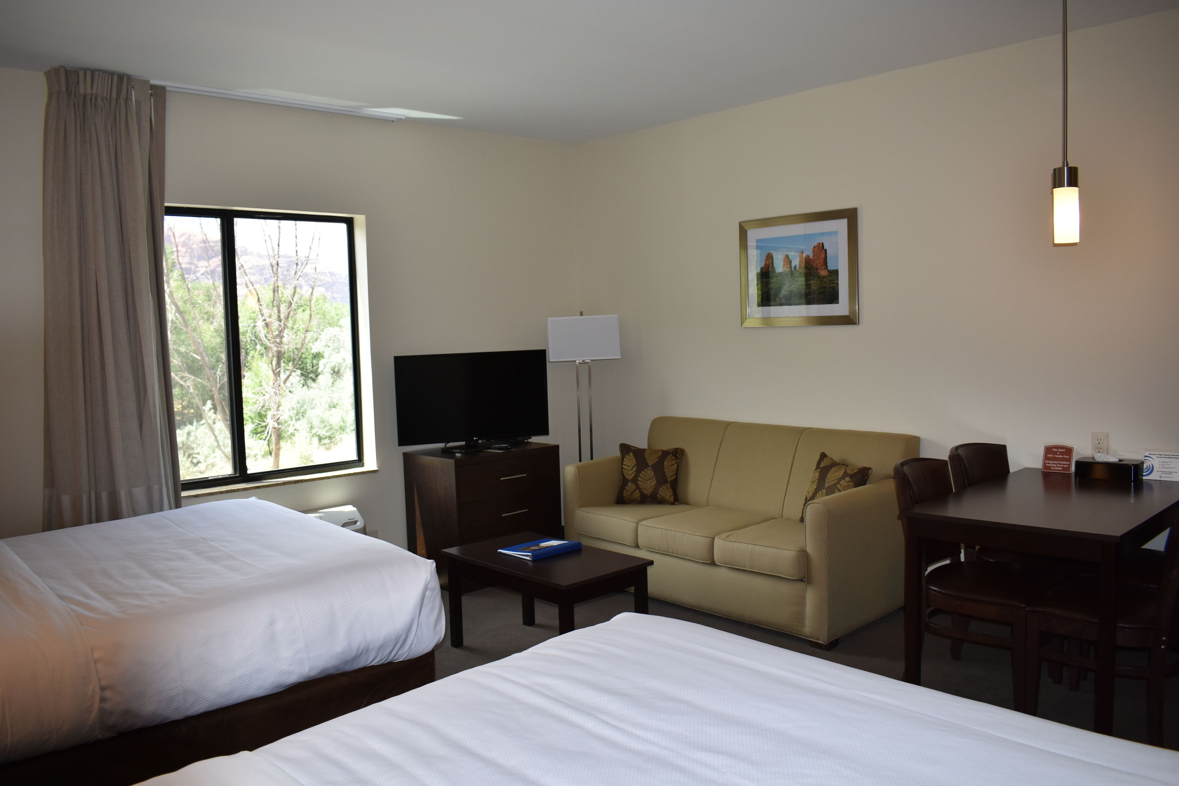 efficiency, suite, multiple beds, non smoking | in-room dining