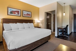 Pillowtop beds, in-room safe, desk, iron/ironing board - MainStay Suites Moab near Arches National Park (Moab)