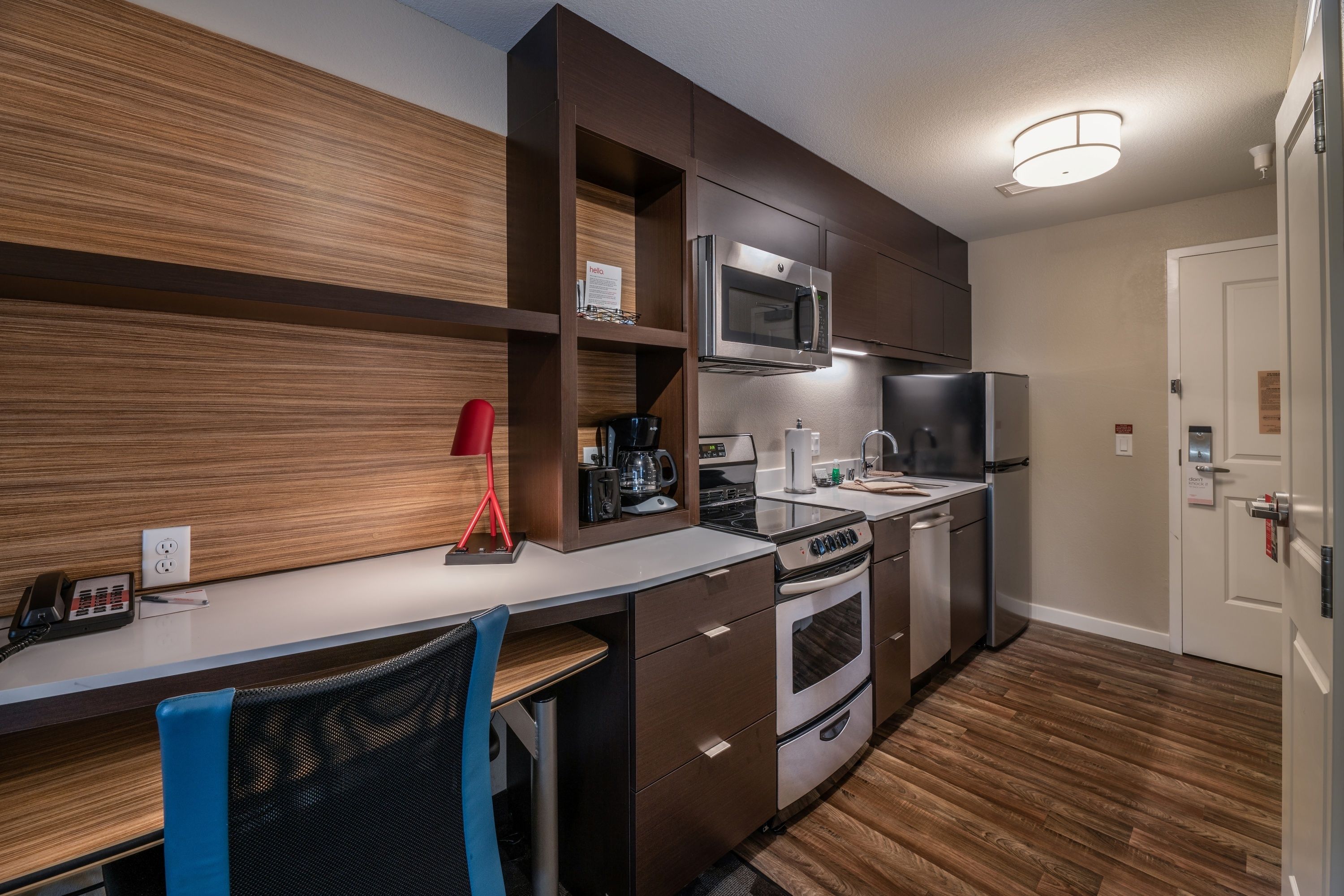 suite, 1 bedroom, non smoking | private kitchen | fridge, microwave, oven, stovetop