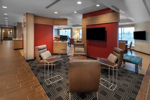 Lobby - TownePlace Suites by Marriott Milwaukee Oak Creek (Oak Creek)