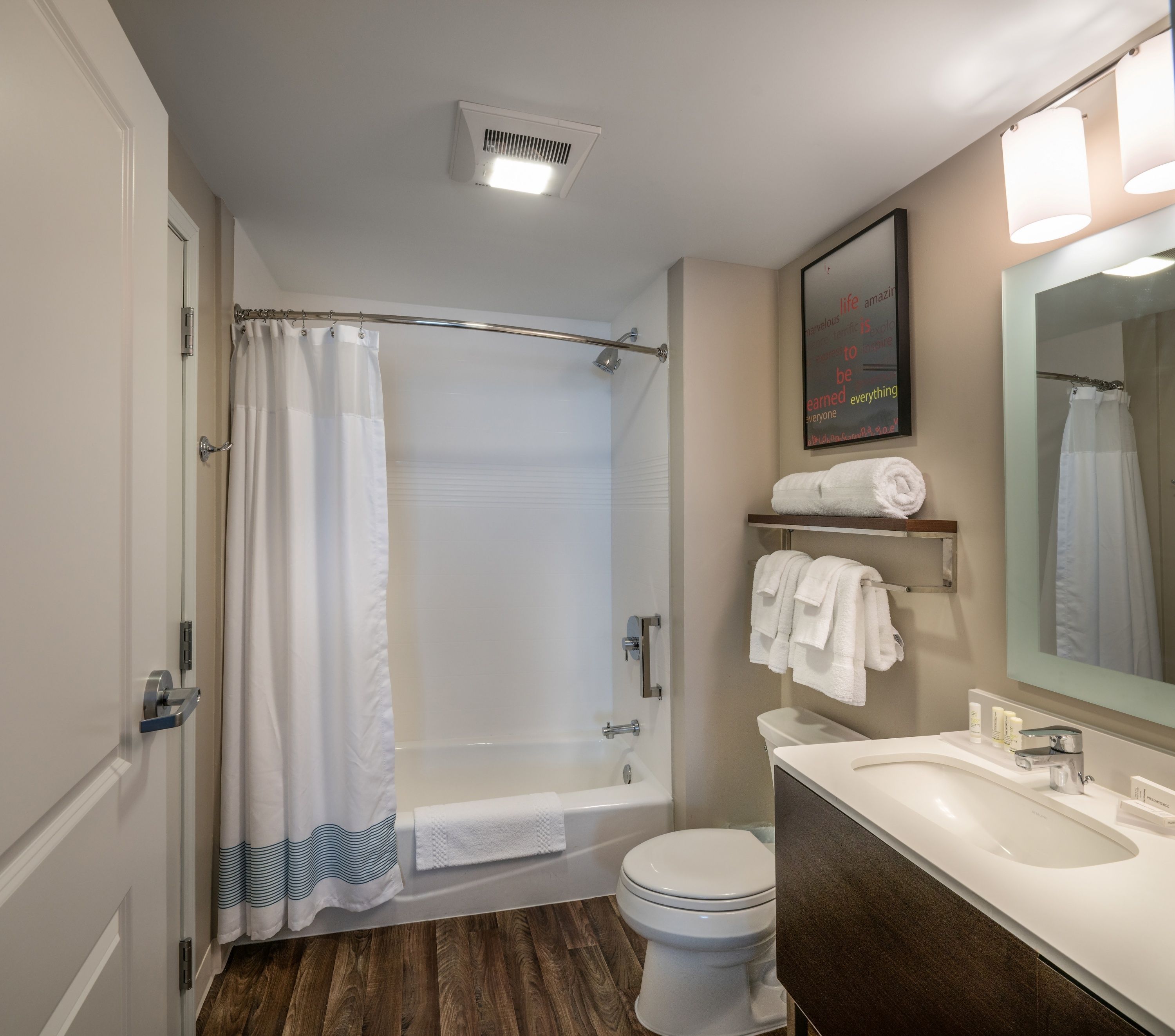 studio, 2 queen beds, non smoking | bathroom | free toiletries, hair dryer, towels