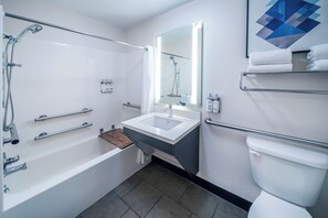 Chuveiro/banheira combinados, toalhas de banho