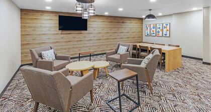 Candlewood Suites Topeka West by IHG