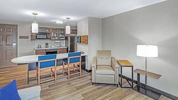 Suite, 1 Bedroom (1 Queen, Sofa Bed)