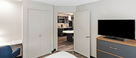 Suite, 1 Bedroom (1 Queen, Sofa Bed)