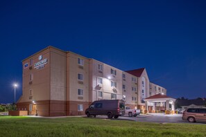 Exterior - Candlewood Suites Topeka West by IHG (Topeka)