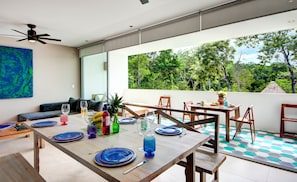 Apartment, 2 Bedrooms | In-room dining