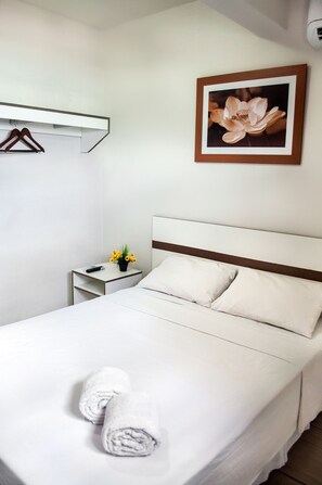 1 bedroom, blackout curtains, free WiFi, bed sheets