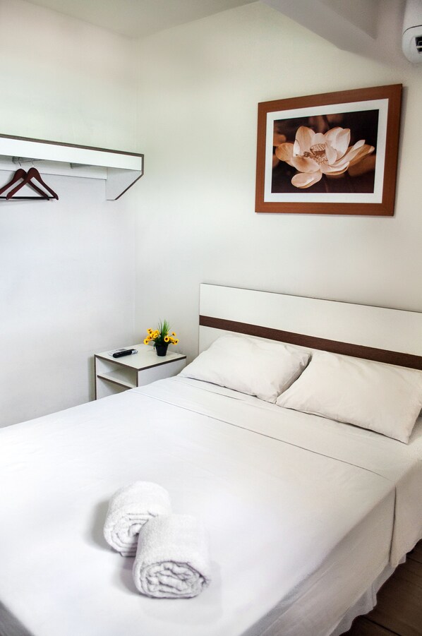 Blackout drapes, free WiFi, bed sheets - Hotel Beleza Beach (Natal)