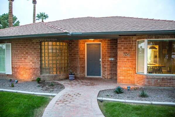 Property entrance - Encanto Vistas, A Golf Property in Central Phoenix (Phoenix)