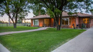 Bagian depan properti