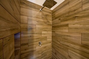 Bathroom shower - Lunata apartment 101-2 bedrooms sleeps 4 (Tulum)