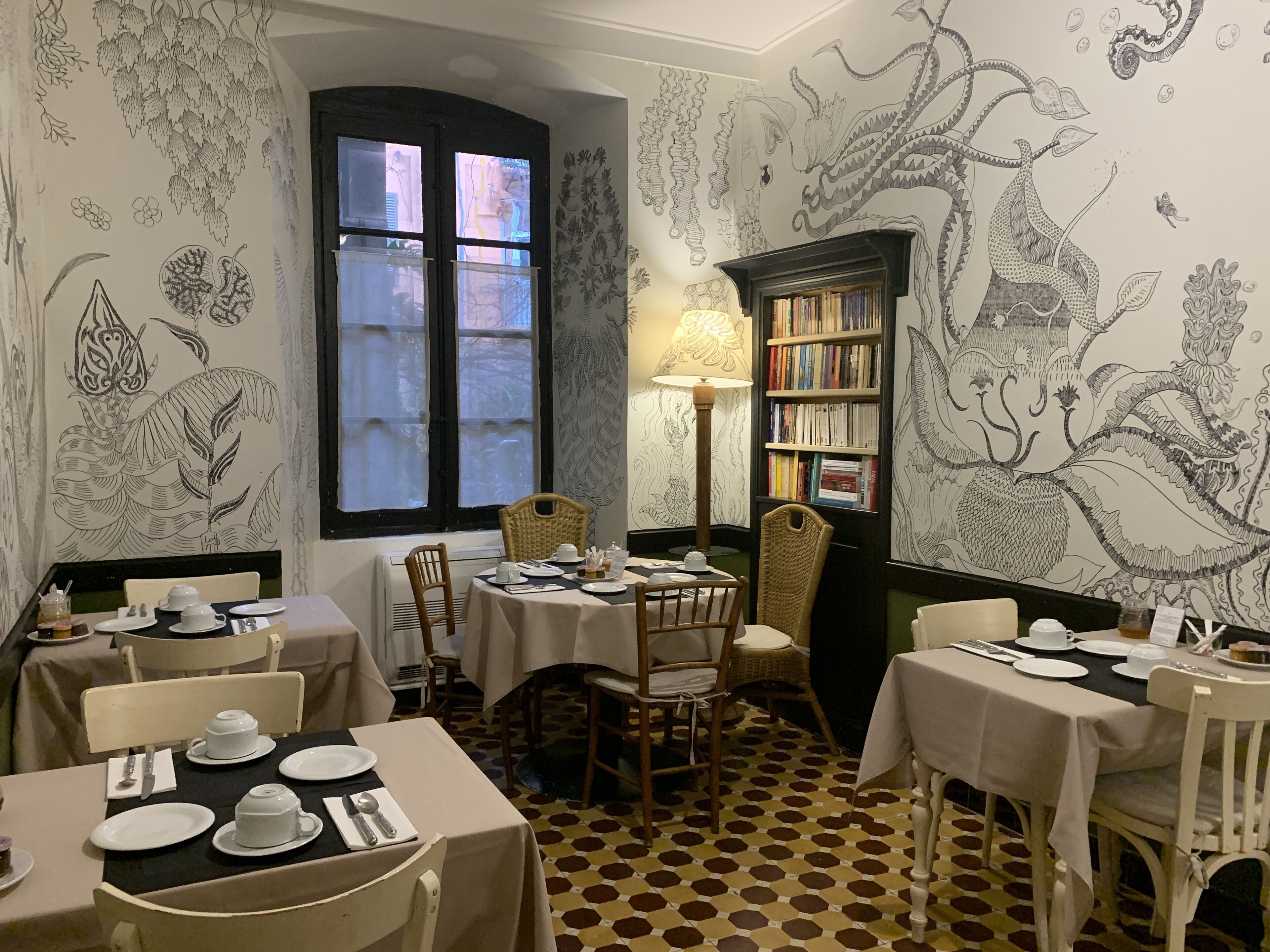 daily continental breakfast (eur 10 per person)