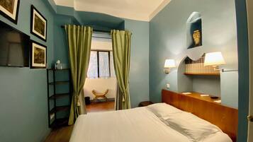 Kamar Double | 1 kamar tidur, meja kerja, kedap suara, dan setrika/meja setrika