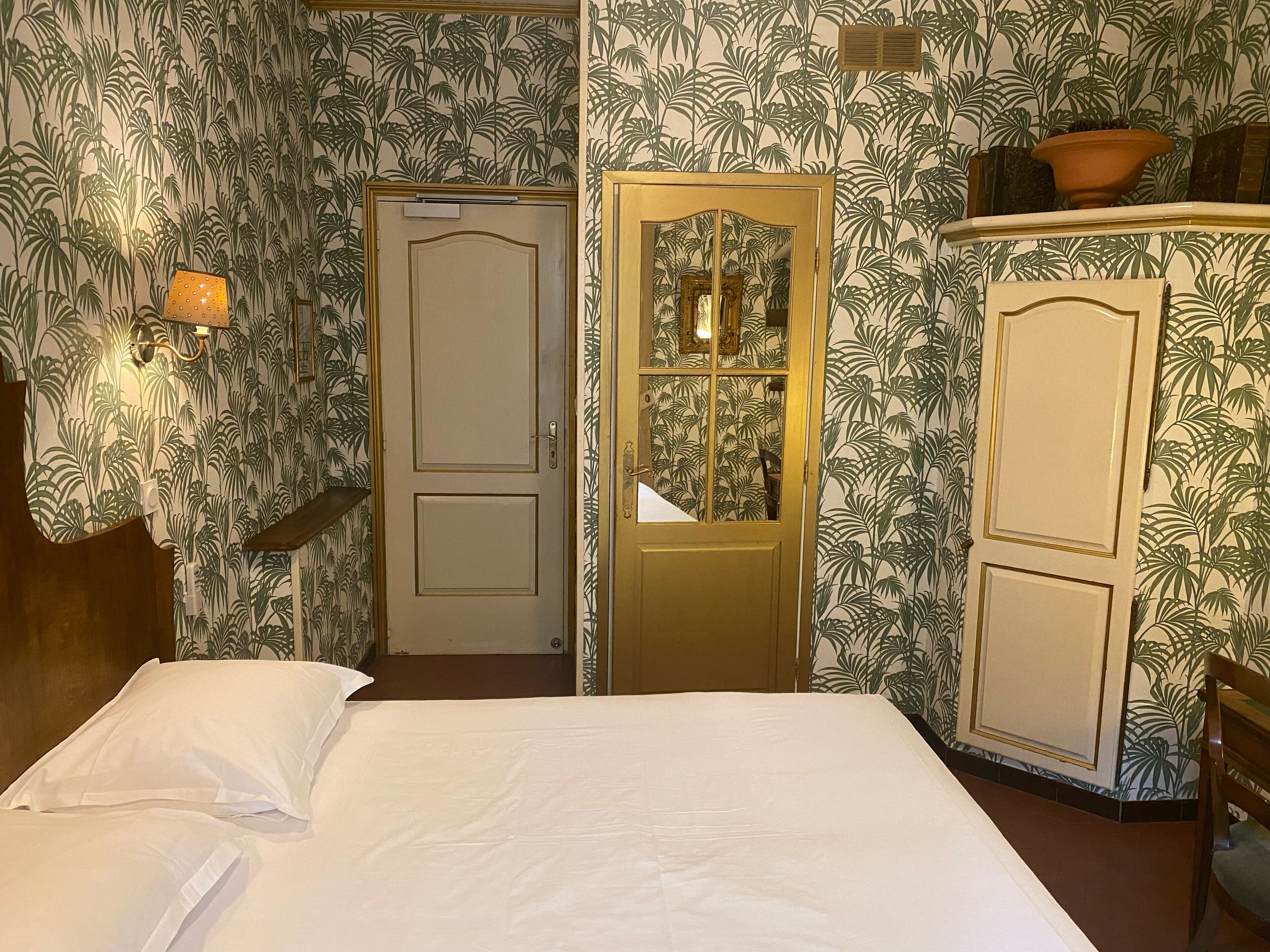 superior double room | 1 bedroom, desk, soundproofing, iron/ironing board