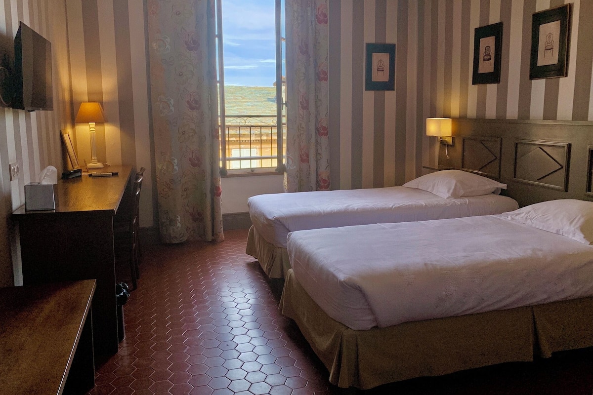 Twin Room (2) | 1 bedroom, desk, soundproofing, iron/ironing board