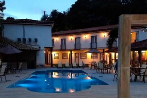 Piscina interna, piscina externa