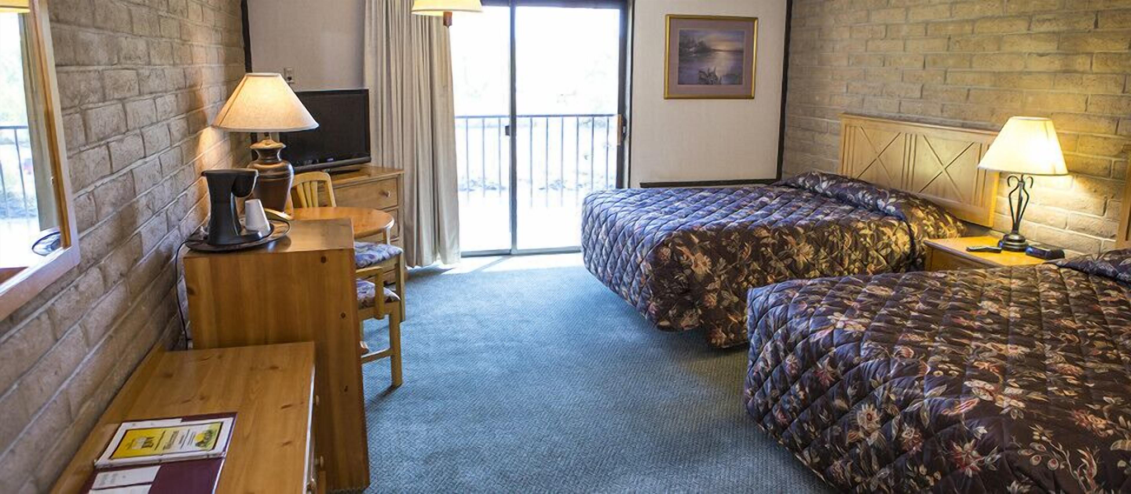 standard room, 2 queen beds, mountain view | 1 bedroom, desk, iron/ironing board, free wifi