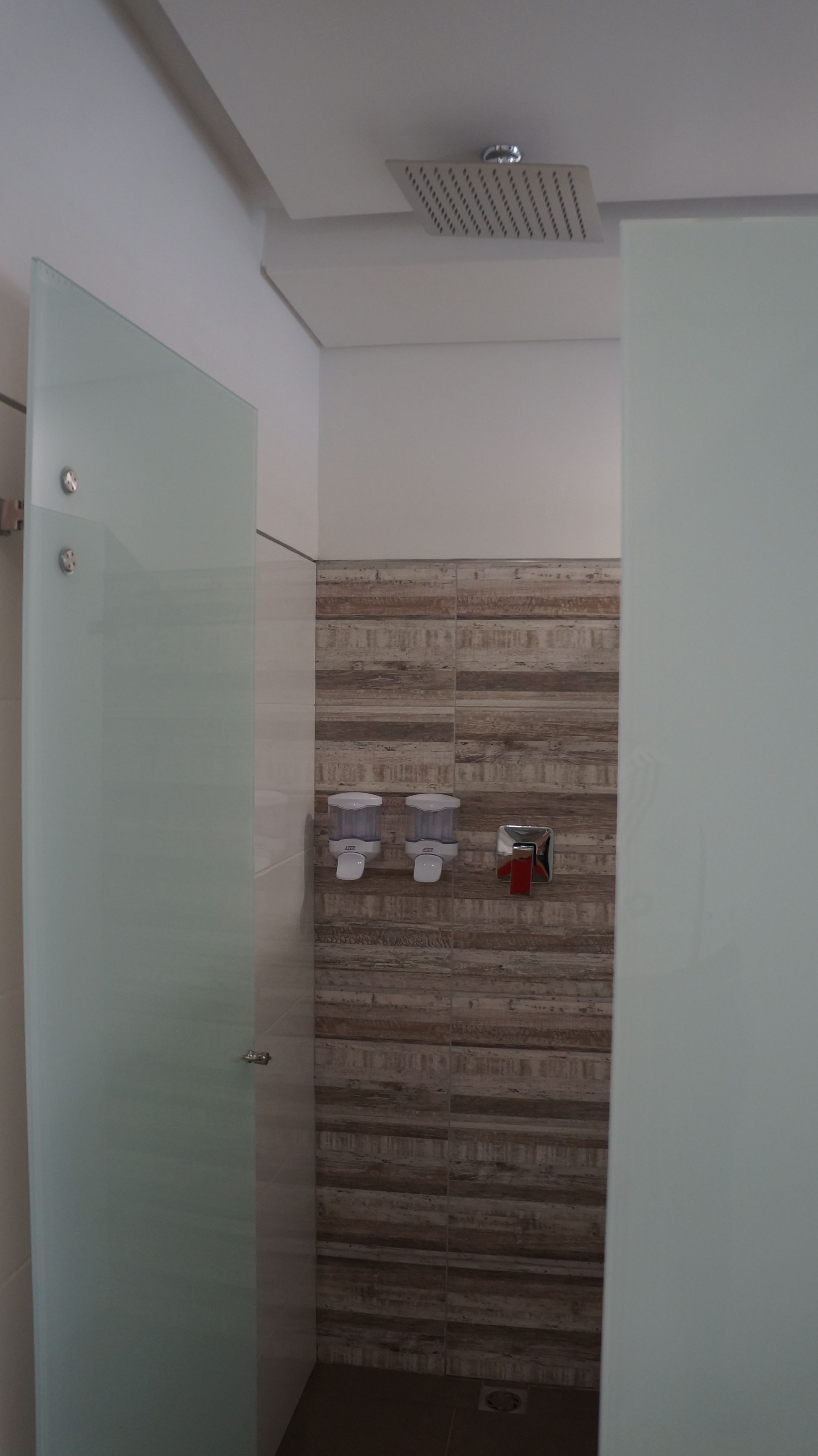 double room | bathroom shower