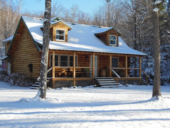 Exterior - Unique Log Cabin in a Private White Mountain Setting with Spectacular Views (Carroll)
