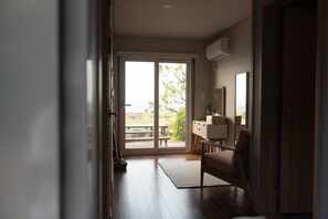Superior Duplex, 1 Bedroom, Non Smoking, Ocean View (BoMal) | Living area