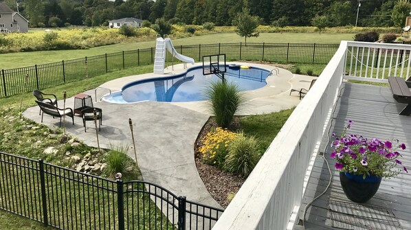 حمّام سباحة مُدفَّأ