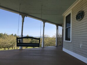 Terrace/patio - White Mountain Orchard House (Campton)