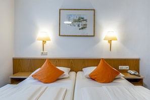 Hypo-allergenic bedding, minibar, in-room safe, individually decorated - Hotel Brack (Munich)