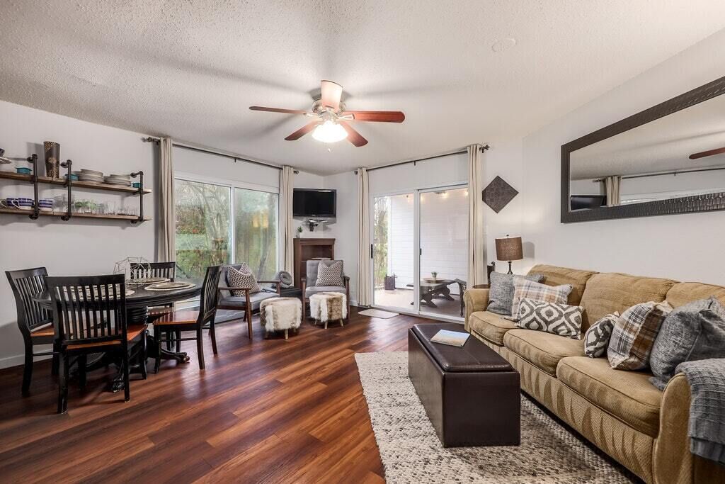 Smart TV, DVD player, books, music library