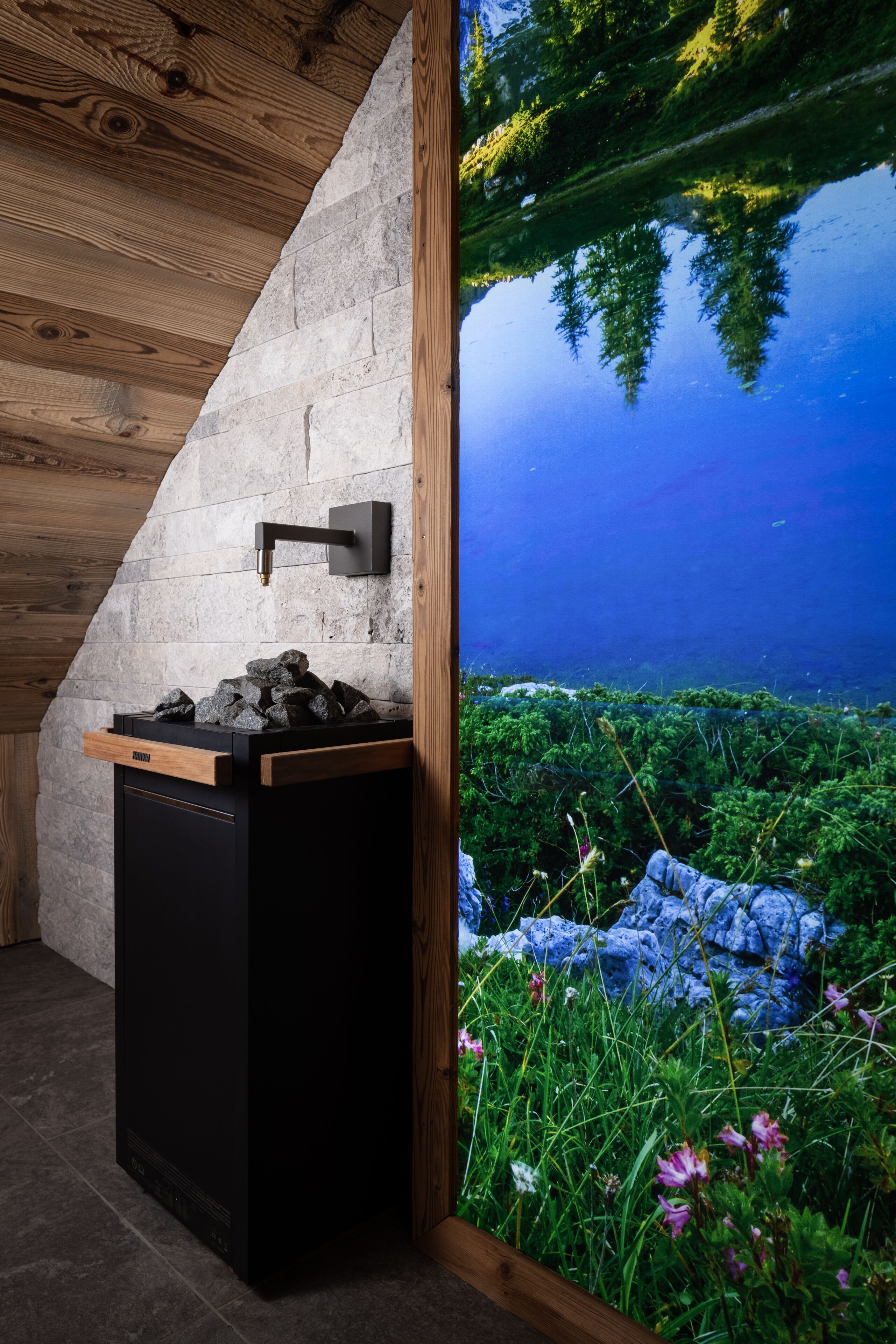 Couples treatment room(s), sauna, hot stone massages, massages